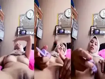 Bokep Jilbab Ukhti Colmek Tiduran – Memek Banjir