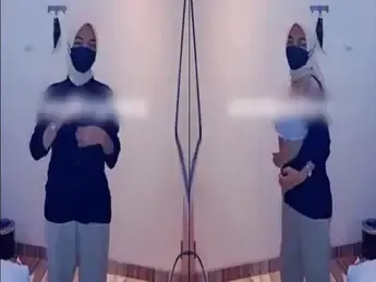 Bokep live Cewek Manis Colok Pakai Mainan